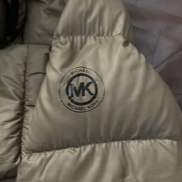 Micheal kors packable down fill winter jacket coffee colour mint condition - Picture 2 of 2